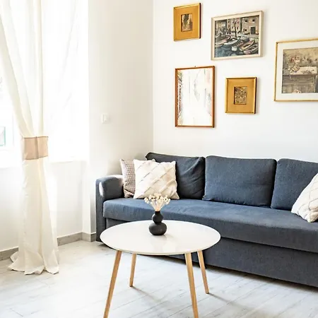 Valeria Louis Perfect Getaway - Great Location Center Apartman