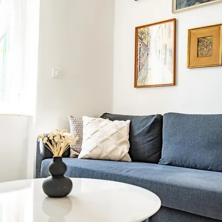 Valeria Louis Perfect Getaway - Great Location Center Apartman