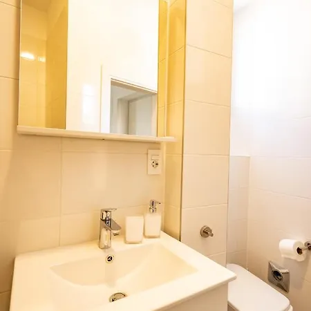 Apartment Valeria Louis Perfect Getaway - Great Location Center