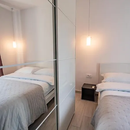 Valeria Louis Perfect Getaway - Great Location Center Apartment